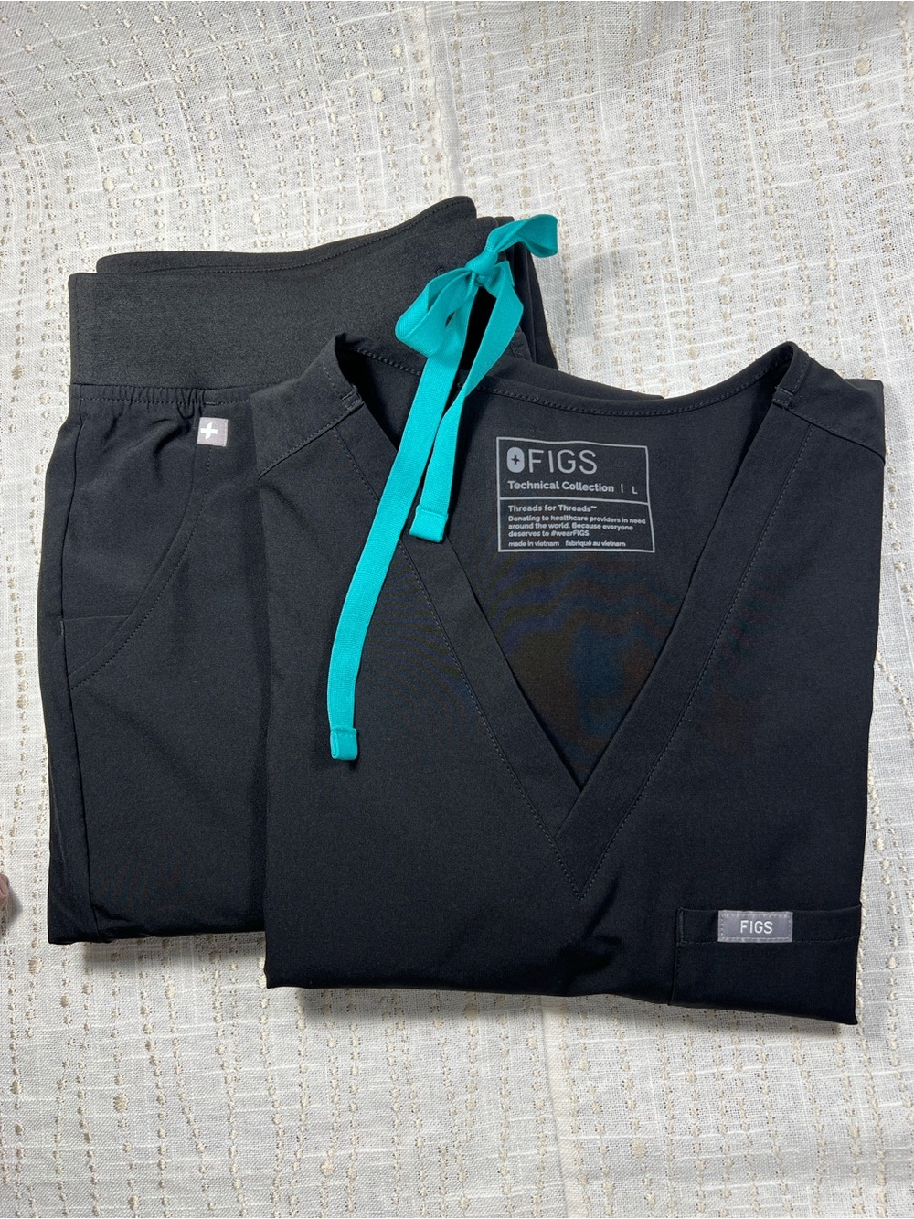 Figs Set Women’s FREEx Catarina Top & FREEx Zamora Jogger in Black